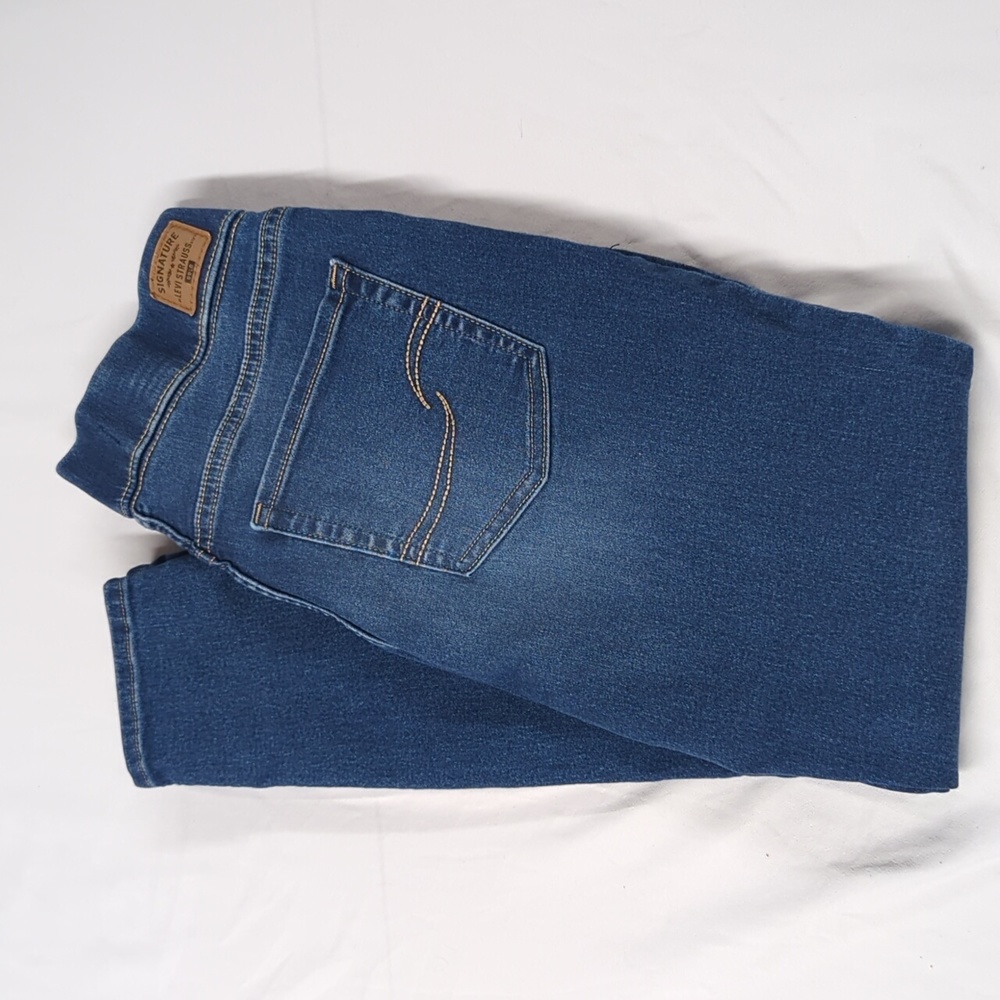 Levi Strauss pull on skinny ladies size 4S (27x28) jeans